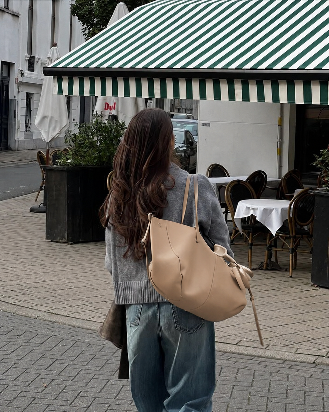 Le Calice — sac cabas en cuir coloris Sable, détail